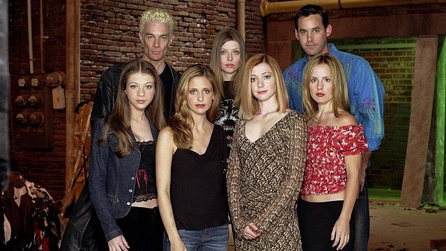 image de la news Affaire Joss Whedon : trois actrices de Buffy apportent leur soutien à Charisma Carpenter
