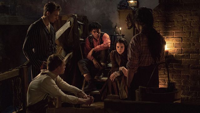 image de la news Les Irréguliers de Baker Street sur Netflix : une bande-annonce mystérieuse pour cette nouvelle série fantastique ado