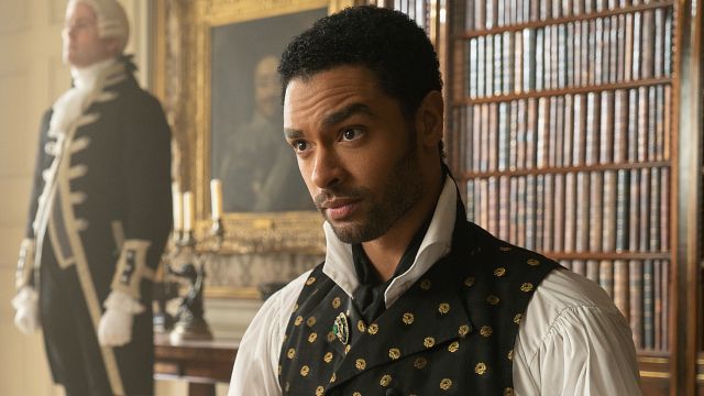 image de la news Bridgerton sur Netflix : Shonda Rhimes choquée par la réaction des fans au départ de Regé-Jean Page