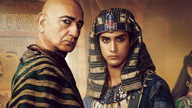 image de la news Tut, Zoo, Under the Dome, Awkward : les bandes-annonces de séries à ne pas rater !