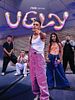 poster de VGLY