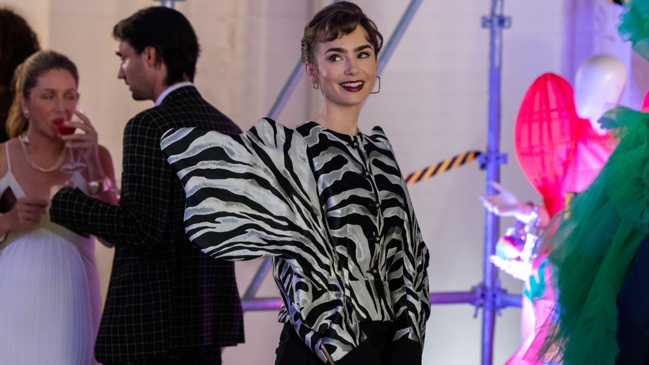 Encore une pièce iconique qu'elle n'a pas trouvée à la friperie du coin