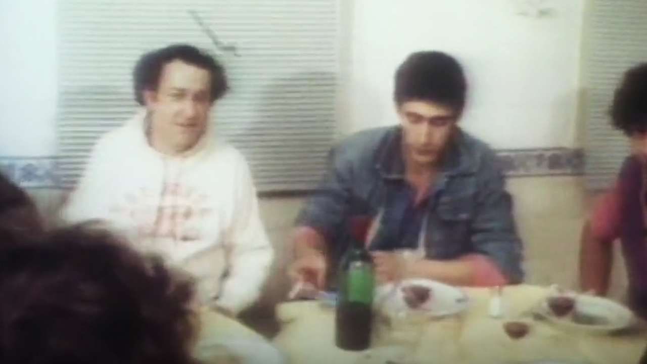 Coluche et Gérard Lanvin à table
