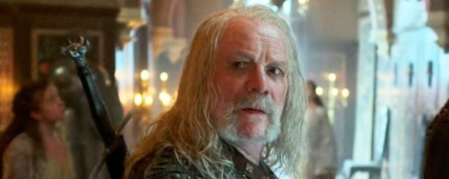 Vesemir (Peter Mullan) dans la saison 4