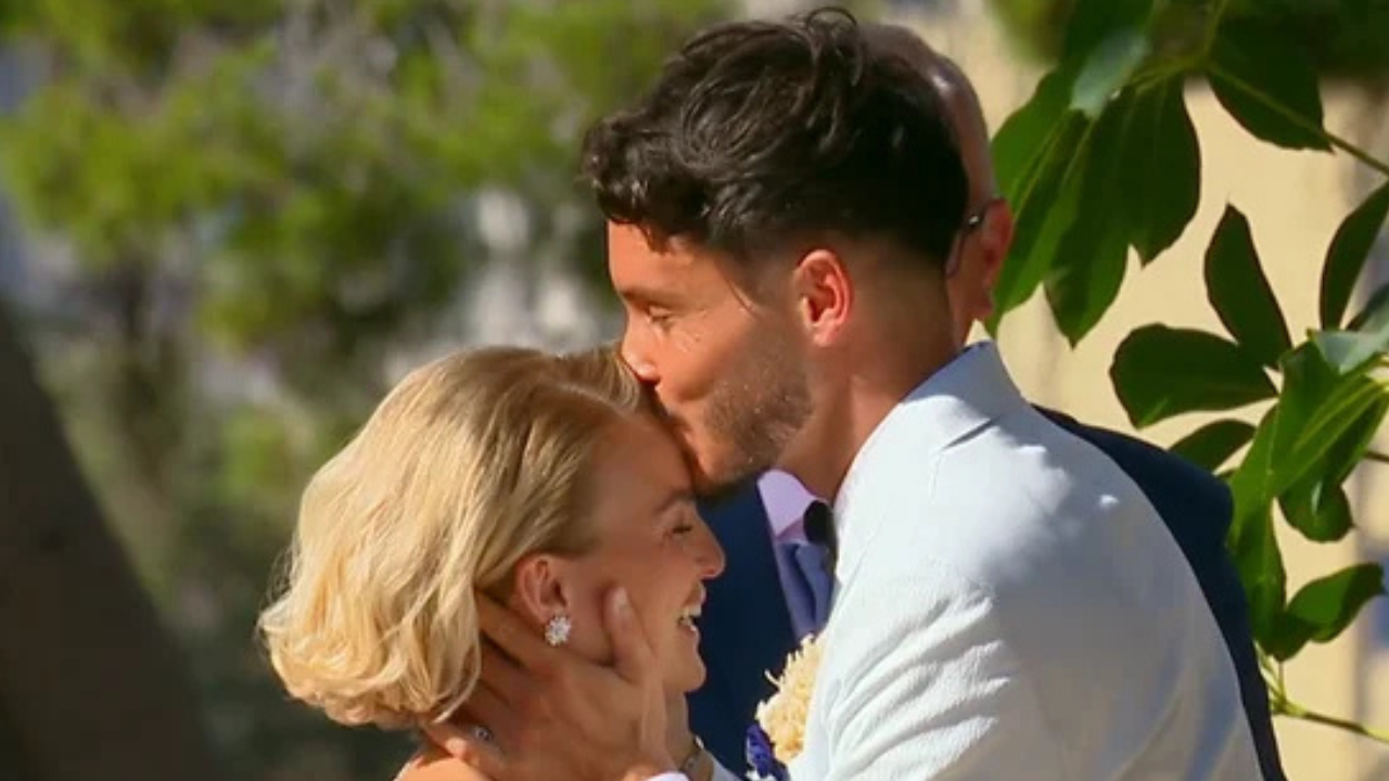 Married at first sight: Julie and Mathieu share “behind the scenes” of their honeymoon