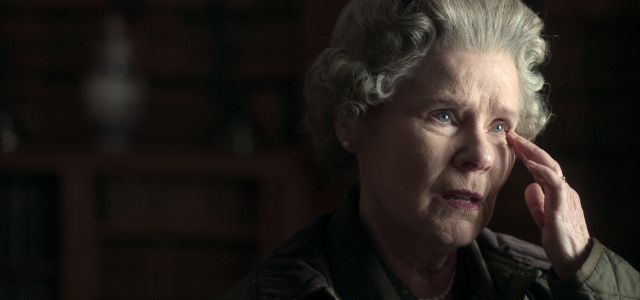 Imelda Staunton dans le rôle de la Reine Elisabeth II