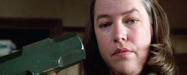 Pour son rôle d'Annie Wilkes, Kathy Bates a remporté l'Oscar de la meilleure actrice;