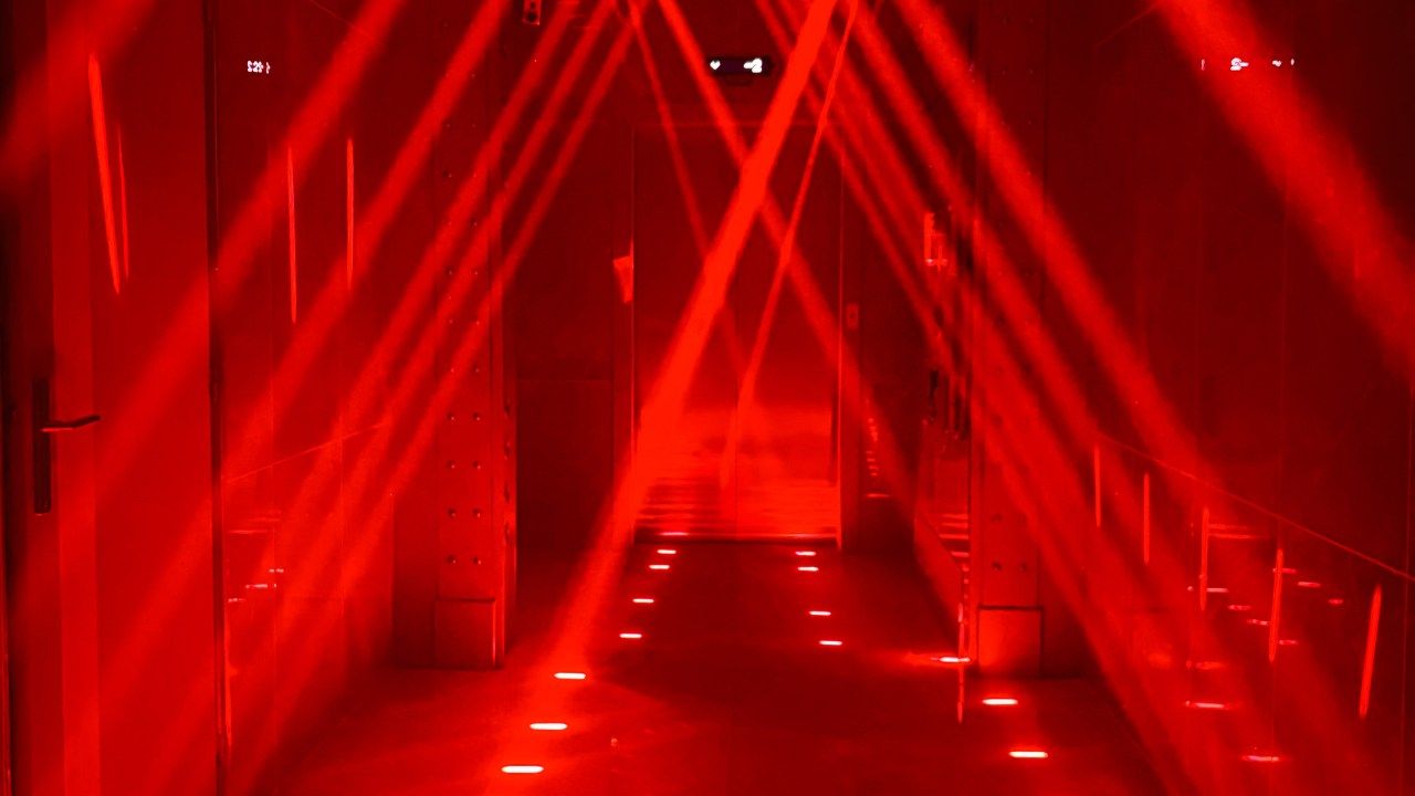 arriverez-vous à éteindre les lasers pour passer de l'autre côté ?