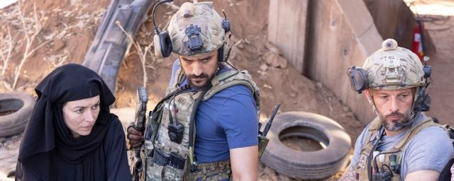 Marie Dompnier, Tewfik Jallab et Nicolas Duvauchelle dans Coeurs Noirs.