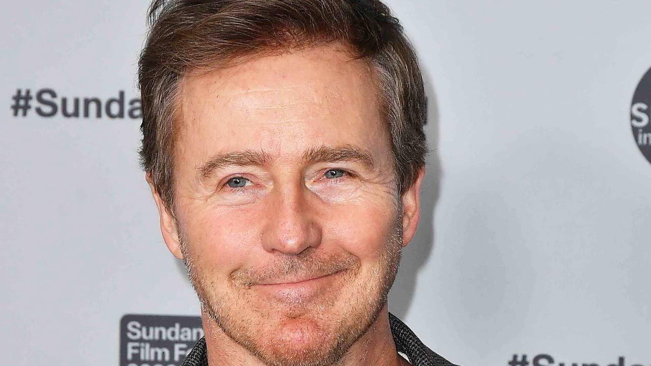"Mes vrais fans devraient laisser tomber ce rôle" : il y a 24 ans, Edward Norton ne voulait vraiment pas jouer dans ce film d'action au casting 5 étoiles