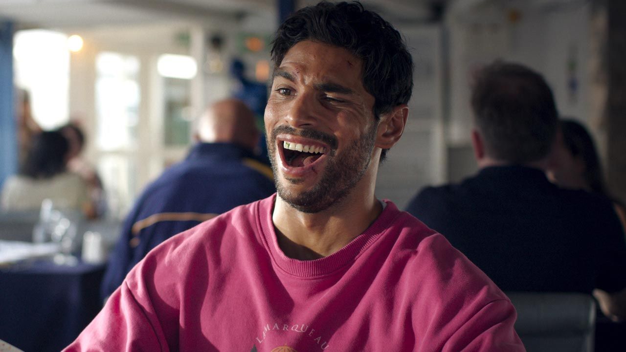 Après Nouveaux riches, Nassim Lyes retrouve Julien Royal pour Bagarre, une comédie d'action à voir au cinéma !