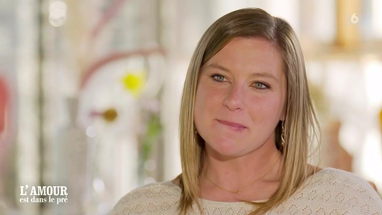 L'amour est dans le pré : les prétendants d'Océane débarquent chez elle...  et l'un d'eux n'est "pas super gentleman" ! Ce qui vous attend lundi 1er  septembre - TV ACTU by AlloCiné