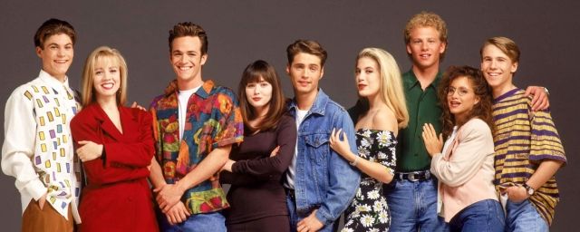 Le casting des débuts de Beverly Hills au grand complet.