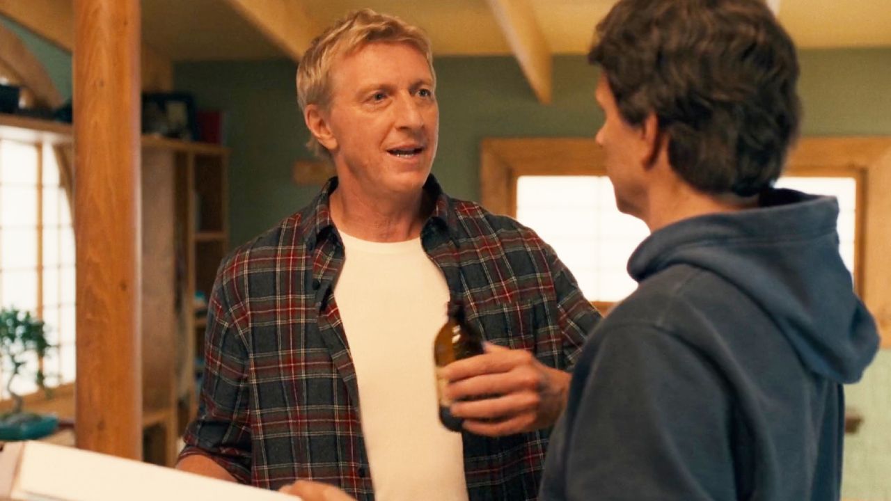 Johnny Lawrence passe une tête et fait plaisir aux fans