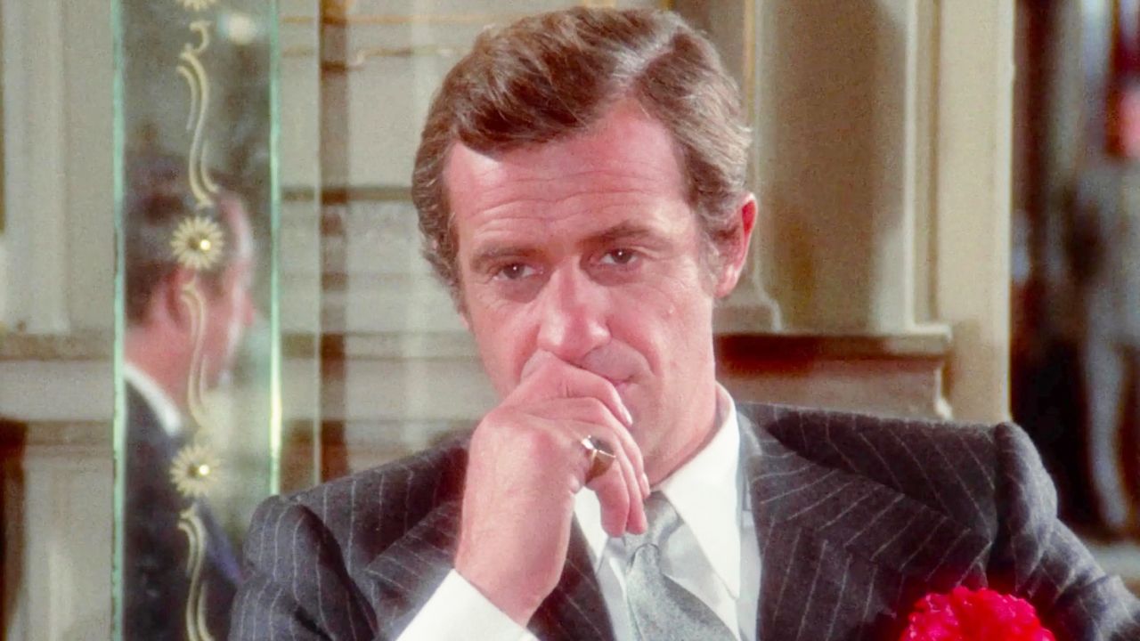 Belmondo dans Stavisky