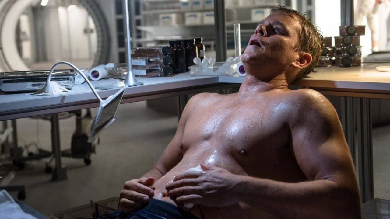 10 years ago, Matt Damon grew potatoes to survive in this charming and hilarious sci-fi film!