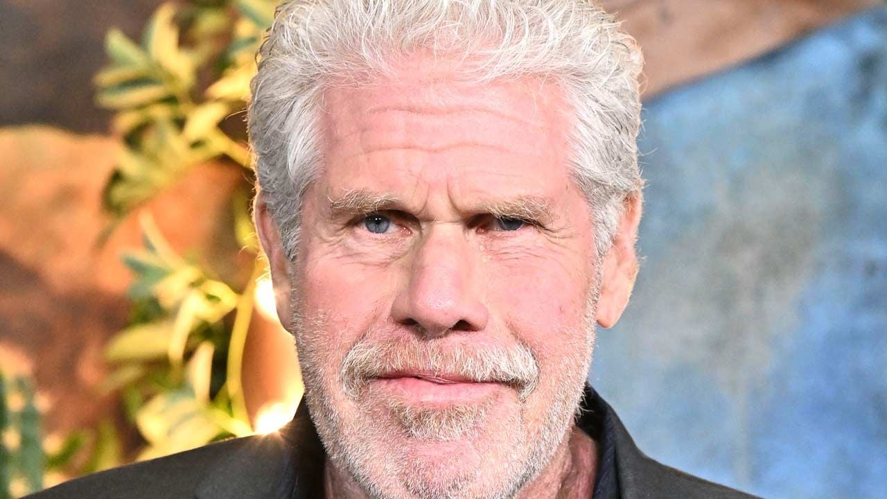 Ruine, doutes et dîner secret : l'émouvant sauvetage de Ron Perlman par Jean-Jacques Annaud sur Stalingrad