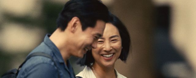 Teo Yoo et Greta Lee