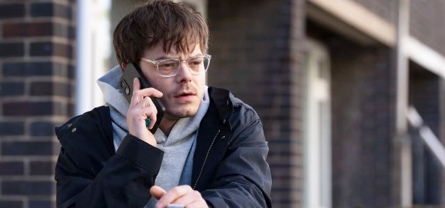 Charlie Heaton dans la saison 4 d'Industry