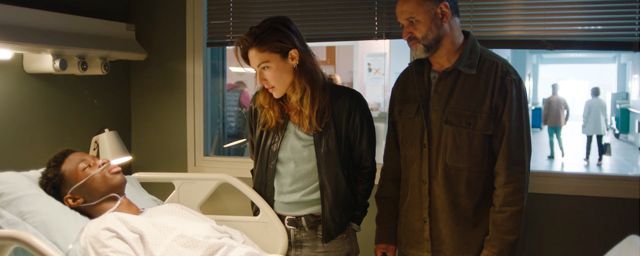 Dembo Camilo aux côtés de Constance Labbé et Yannig Samot dans l'épisode de ce soir.