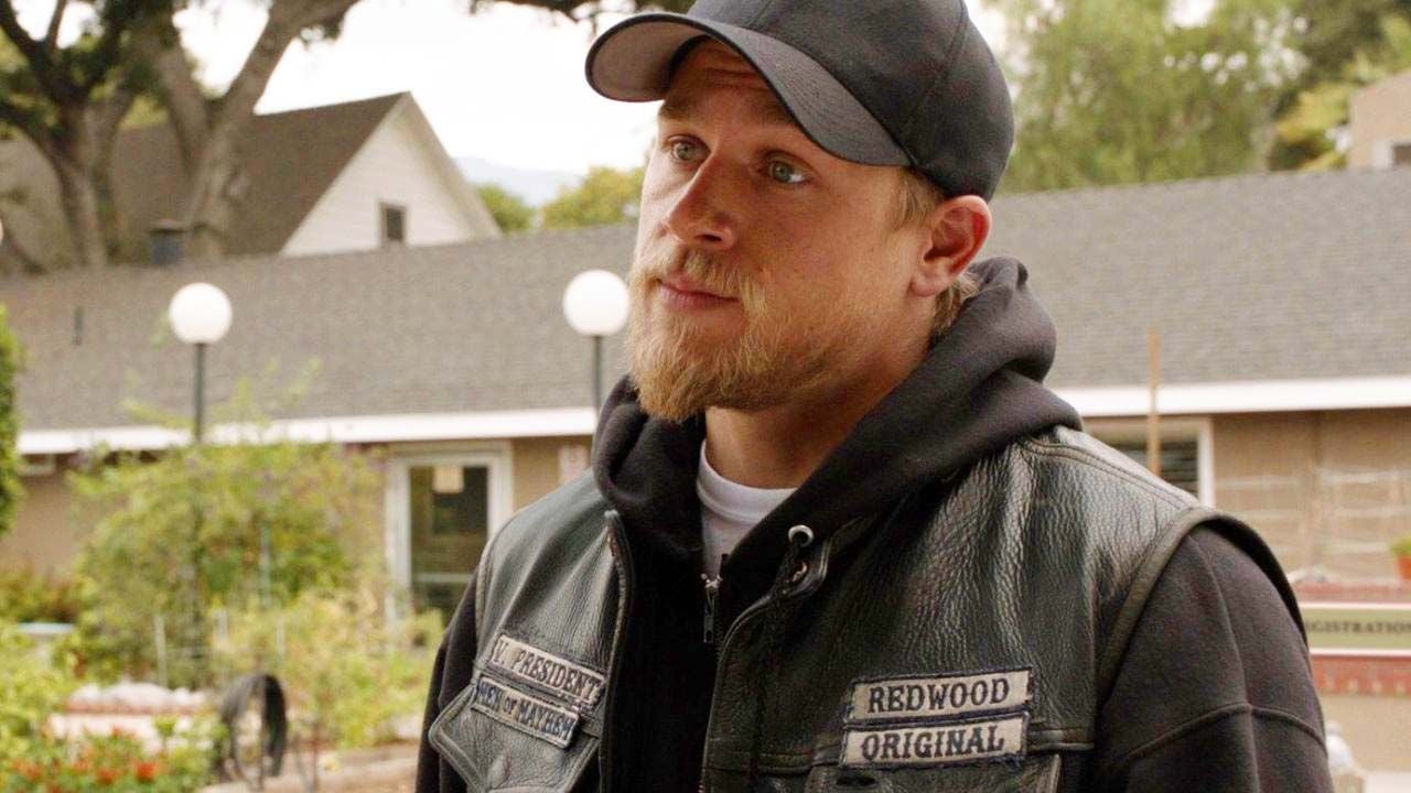 In front of Monster Season 3 … Charlie Hunam will reveal the beloved episode of the children of the anarchy and will be surprised by his choice!