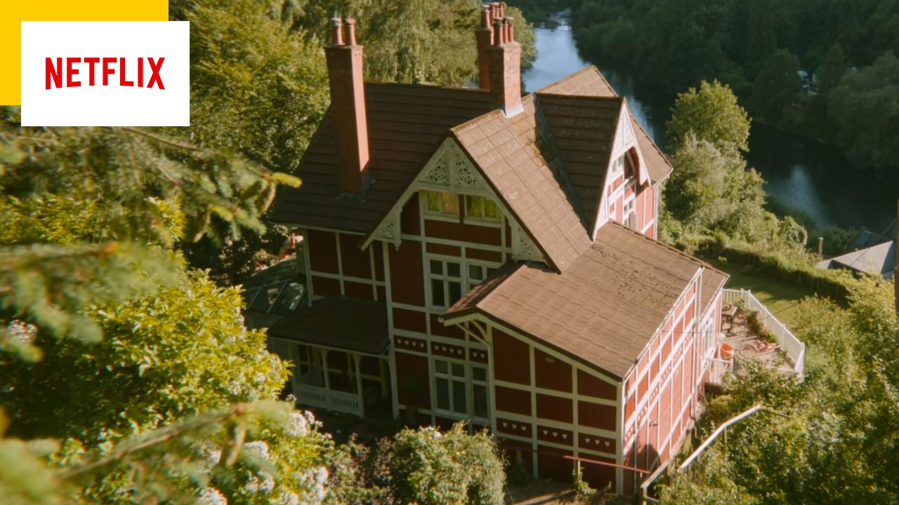 If you have 1.7 million euros, Otis’ wonderful home in sex education is yours!