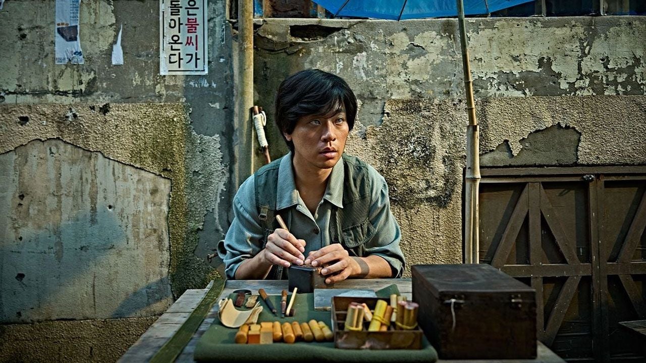 2 mois seulement après Colony, le réalisateur du Dernier train pour Busan est déjà de retour au cinéma, avec un thriller garanti sans zombie