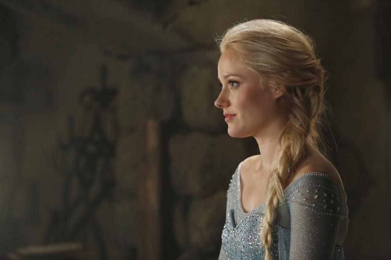 Films Et Séries Tv Avec Elsa Guedj Once Upon a Time : la Reine des Neiges se dévoile un peu plus - News