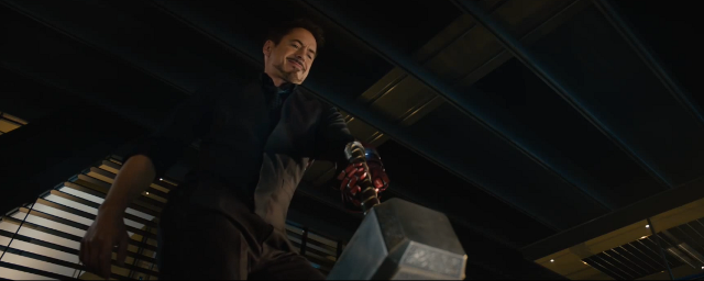 Qui Peut Soulever Le Marteau De Thor Extrait Avengers 2: Iron Man arrivera-t-il à soulever le marteau de