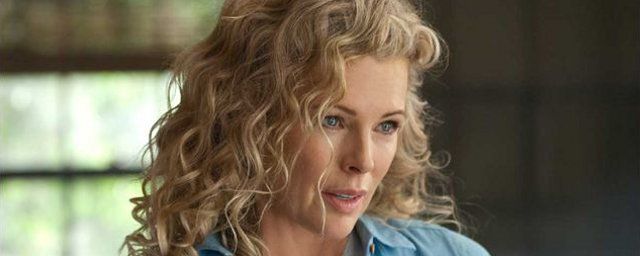 Kim Basinger 50 Nuances De Grey 50 Nuances de Grey : Kim Basinger jouera la maîtresse SM de Christian