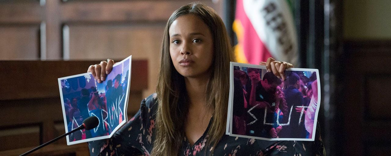 13 Reason S Why Le Jour Ou J Ai Brule Mon Coeur Le Harcelement Scolaire Dans Les Series En 2018 News Series A La Tv Allocine