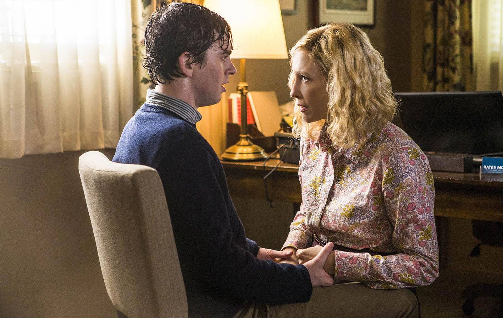 Bates Motel Bates Motel Photo Vera Farmiga, Freddie Highmore 125