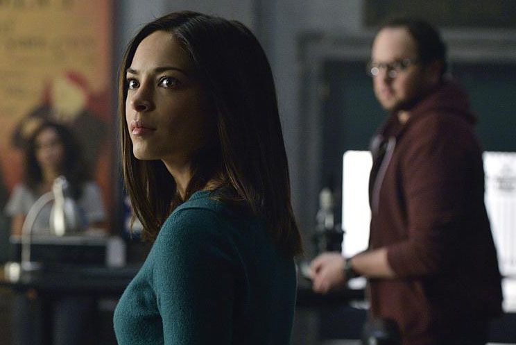 Films Et Séries Tv Avec Kristin Kreuk Beauty and The Beast (2012) : Photo Kristin Kreuk - 8 sur 334 - AlloCiné