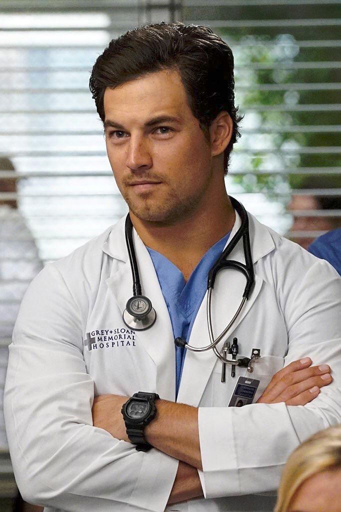 Photo de Giacomo Gianniotti - Photo Giacomo Gianniotti - AlloCiné