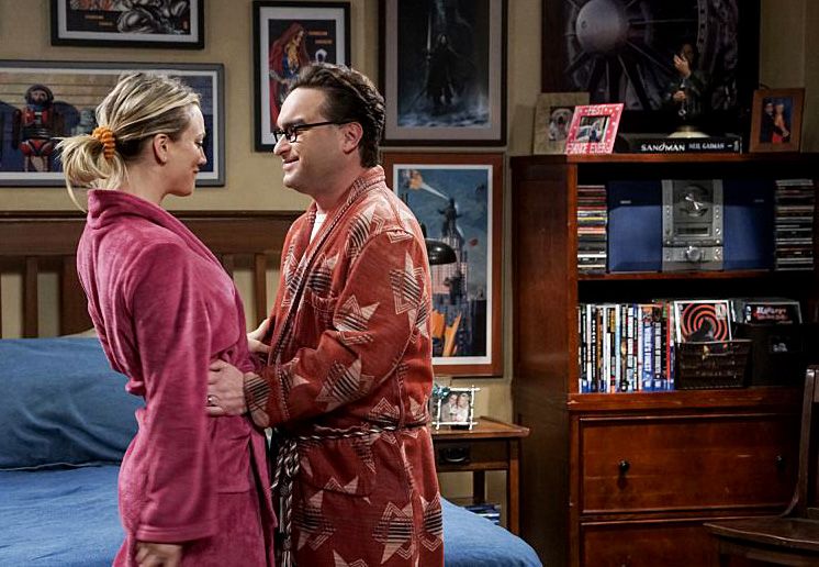 The Big Bang Theory : The Big Bang Theory : Photo Kaley Cuoco, Johnny ...