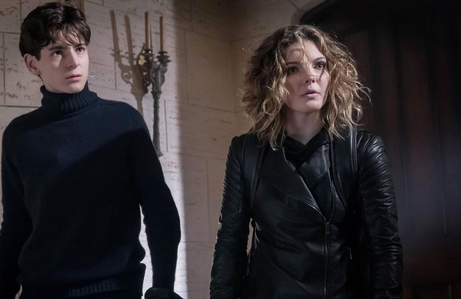 Camren Bicondova And David Mazouz Gotham (2014) : Photo Camren Bicondova, David Mazouz - 239 sur 593 -  AlloCiné