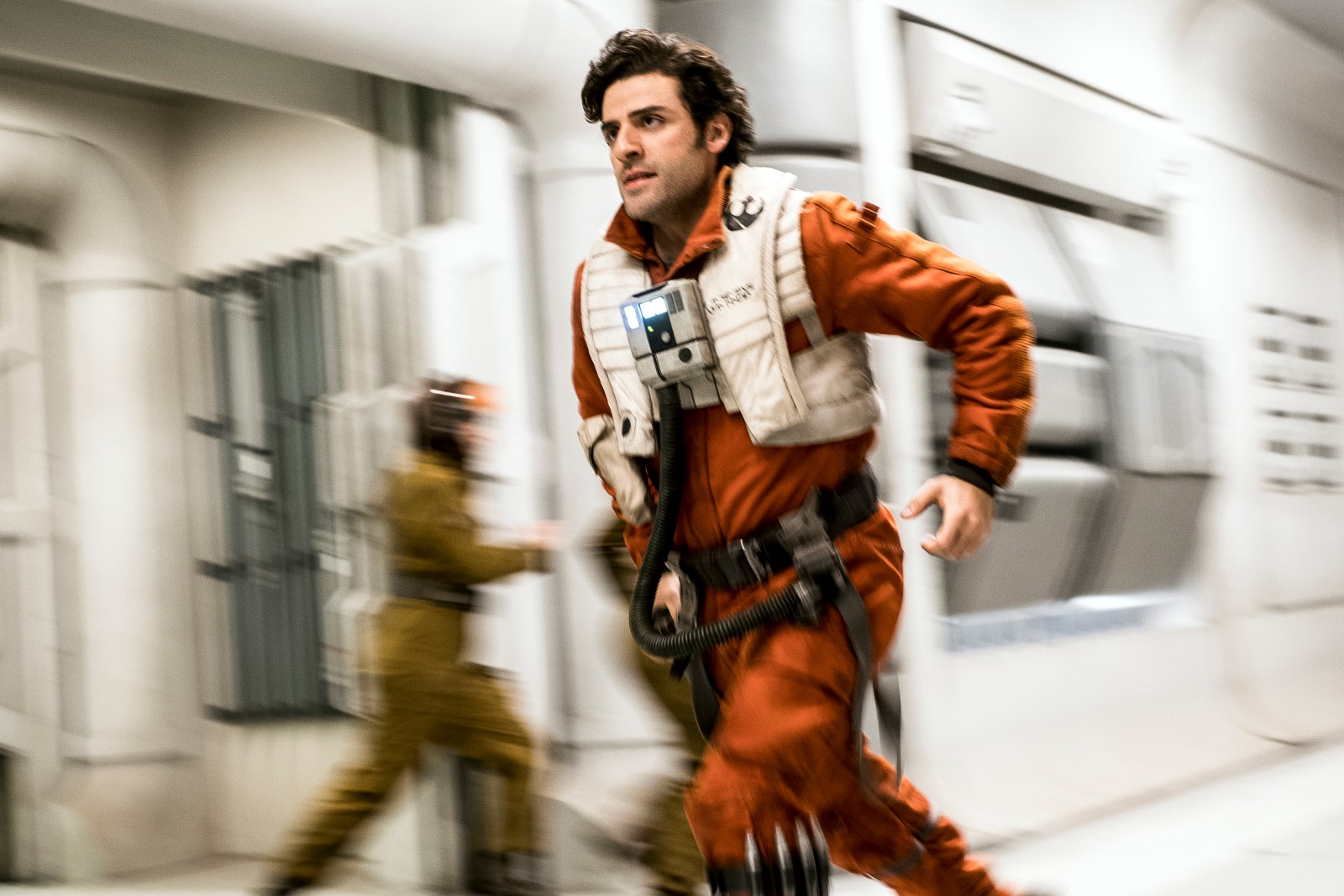 Oscar Isaac's Blue Hair in "Star Wars: The Last Jedi" - wide 5