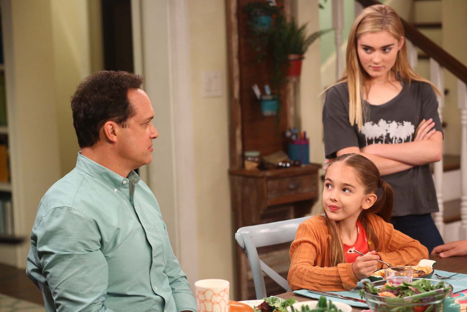 Films Et Séries Tv Avec Julia Butters Photo de Meg Donnelly - Photo Diedrich Bader, Julia Butters, Meg