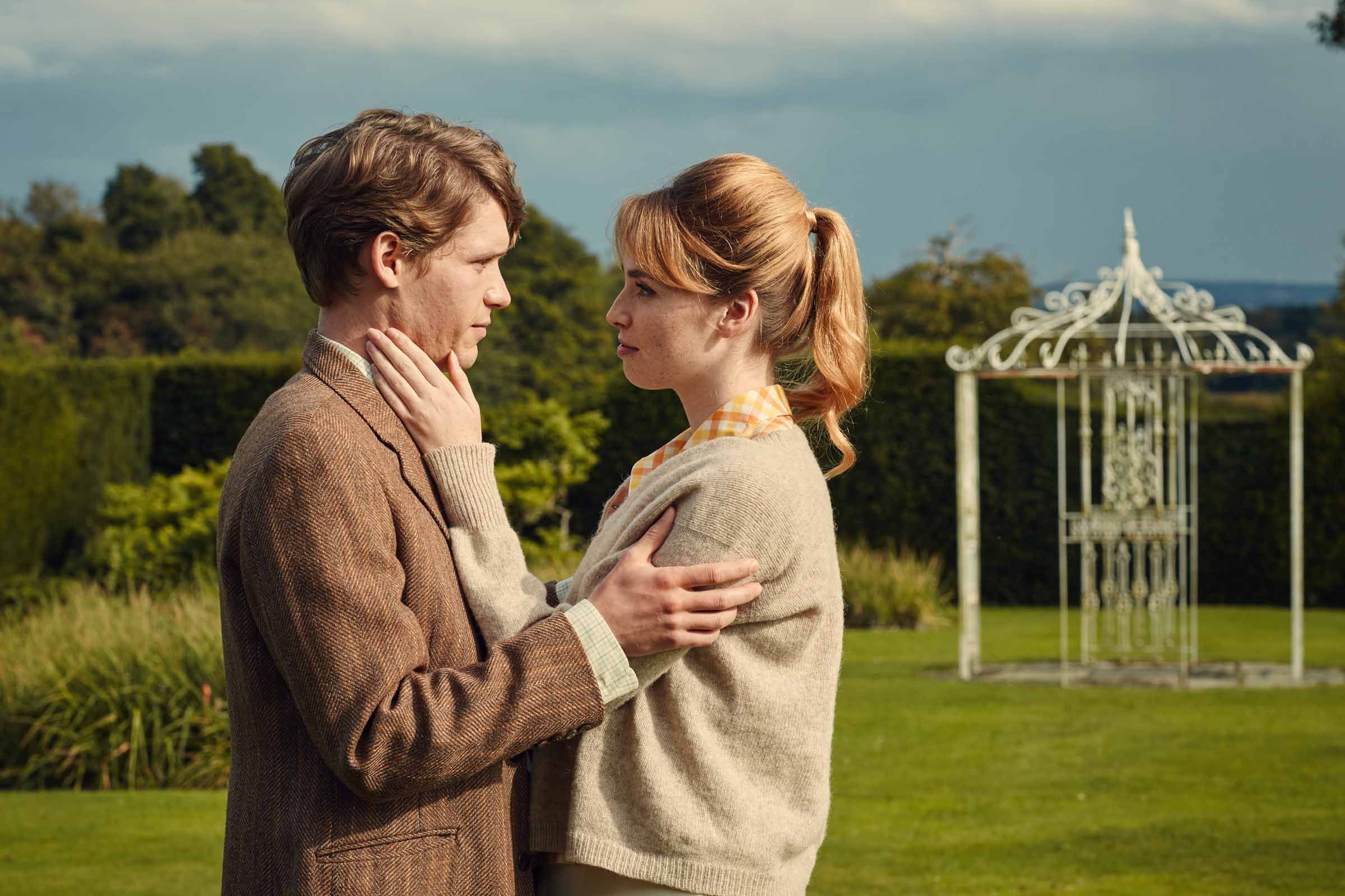 Freya Mavor Movies And Tv Shows Photo de Freya Mavor - A l’heure des souvenirs : Photo Billy Howle
