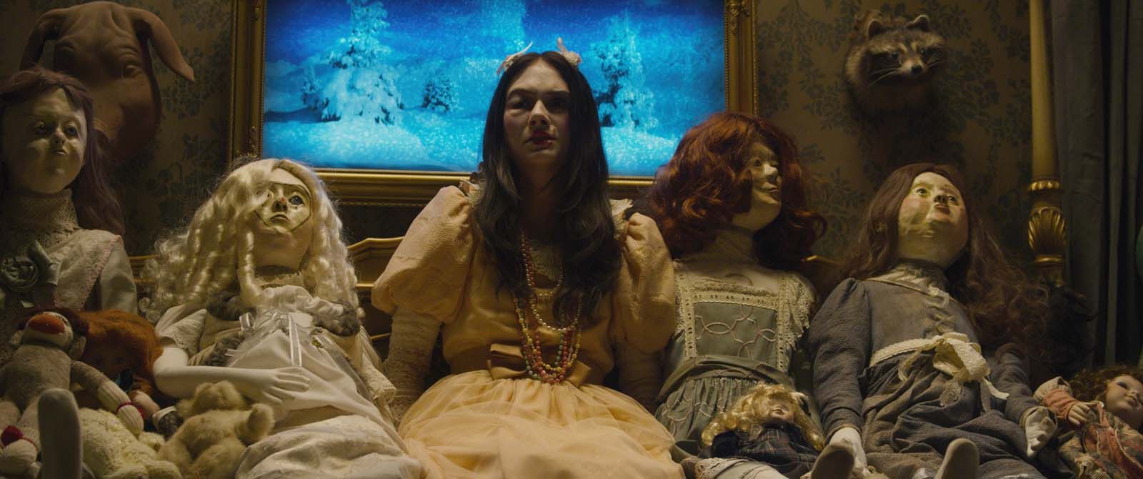 Prisoners Of The Ghostland Bande Annonce Vf Photo du film Ghostland - Photo 21 sur 29 - AlloCiné