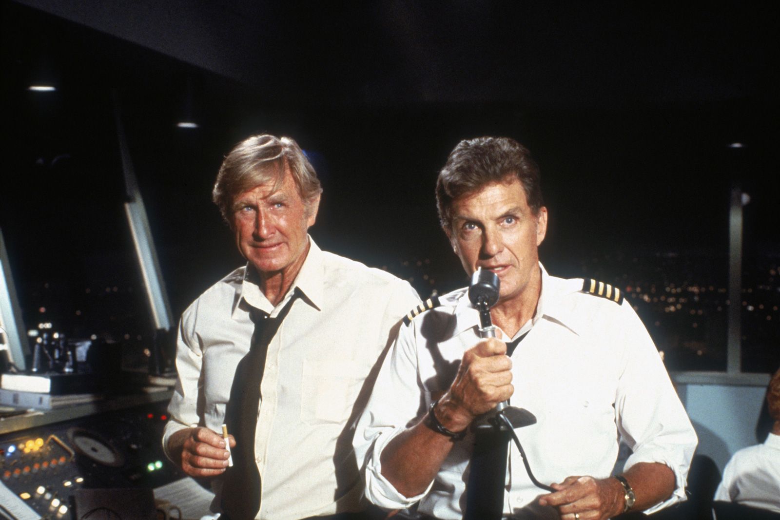 Yat Il Un Pilote Dans L Avion 2 Photo du film Y a-t-il un pilote dans l'avion ? - Photo 3 sur 18 - AlloCiné