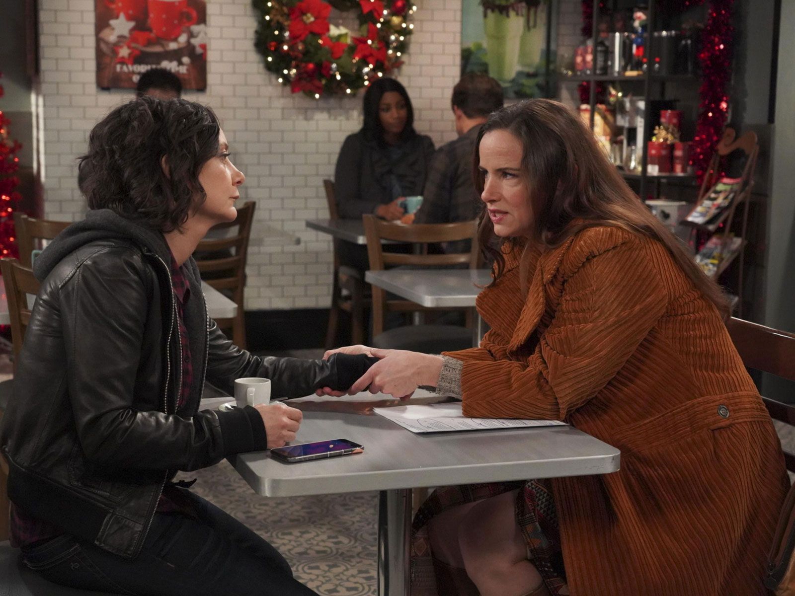 Distribution De Docteure Doogie The Conners : Photo Juliette Lewis, Sara Gilbert - 140 sur 175 - AlloCiné