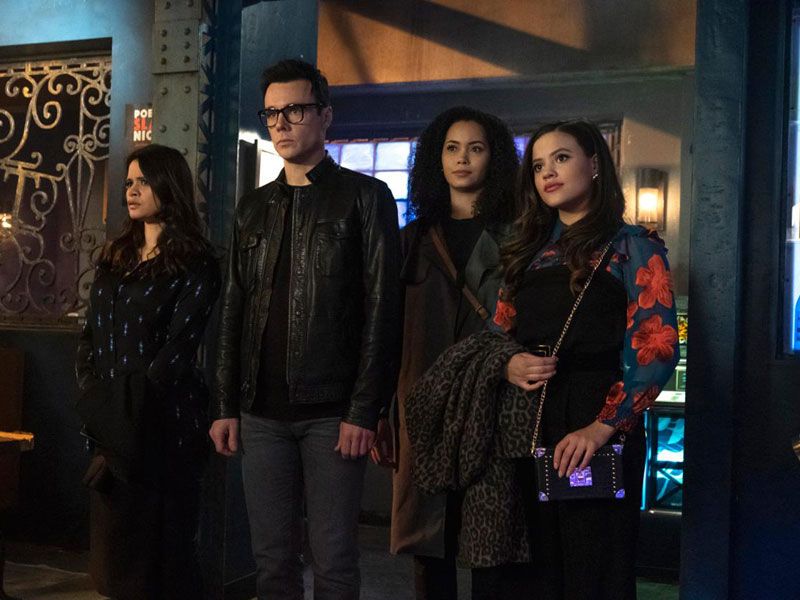 Charmed (2018) Charmed (2018) Photo Sarah Jeffery, Melonie Diaz, Rupert Evans, Madeleine