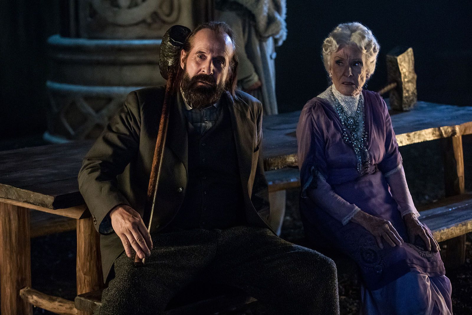 Films Et Séries Tv Avec Peter Stormare American Gods : Photo Cloris Leachman, Peter Stormare - 39 sur 94