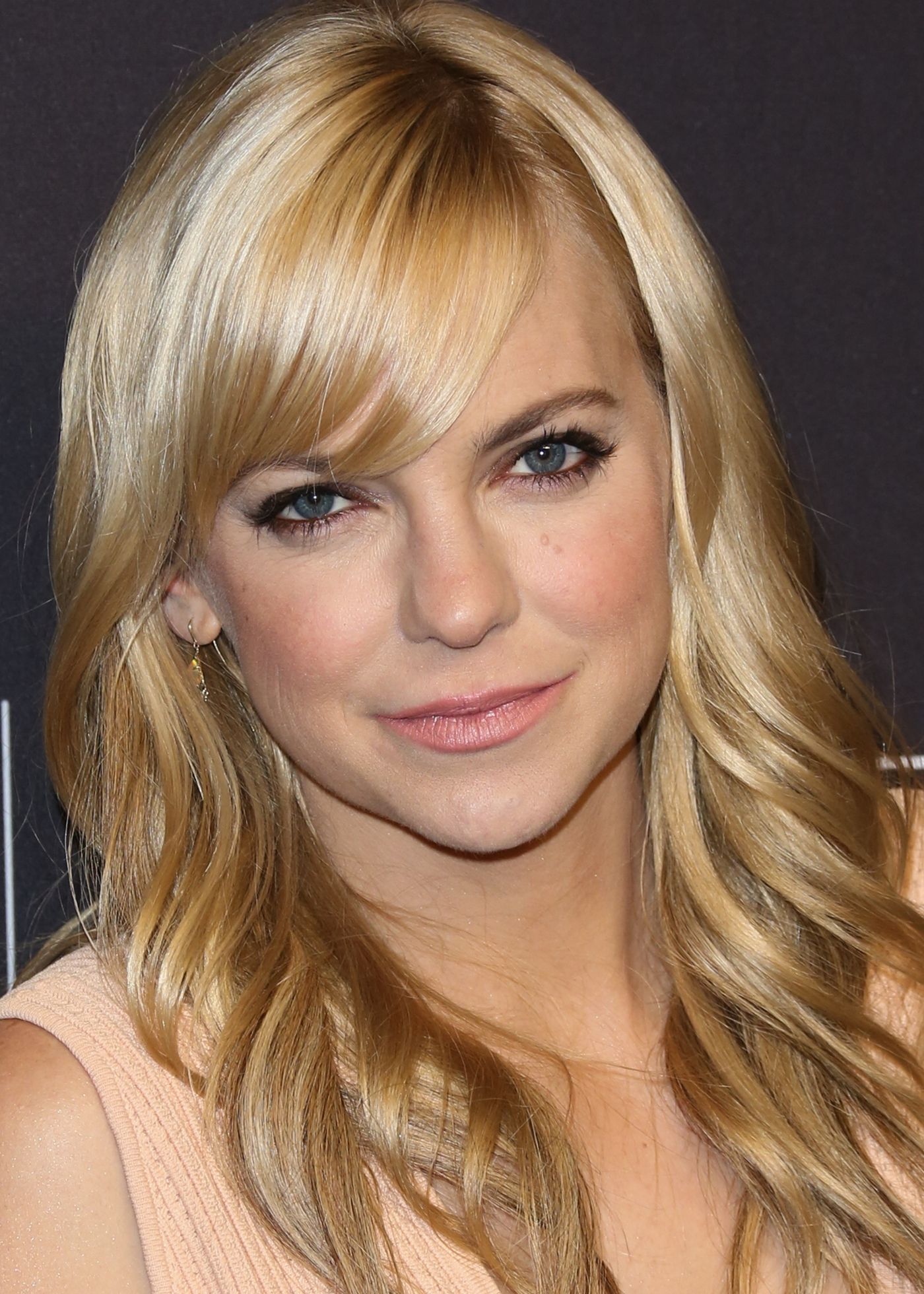 The Anna Faris Photo Scandal Explained - 0odijdl