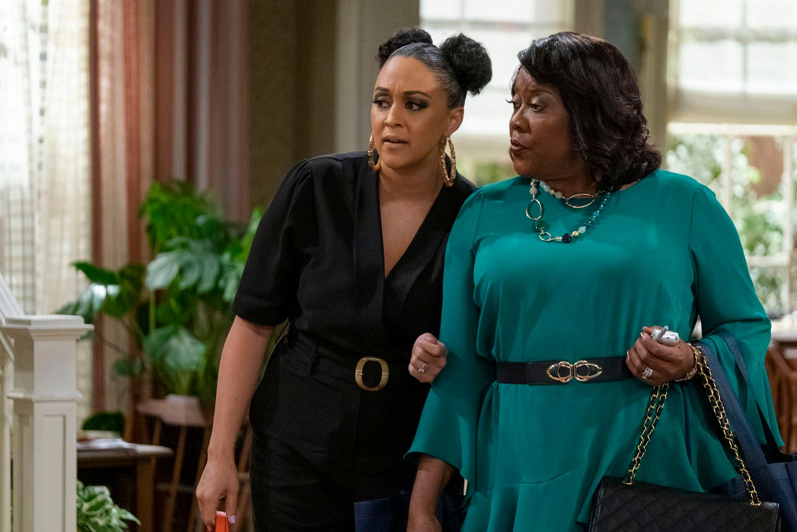 Films Et Séries Tv Avec Loretta Devine Bienvenue chez Mamilia : Photo Loretta Devine, Tia Mowry-Hardrict - 14