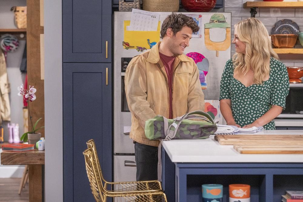 Indebted : Indebted : Photo Adam Pally, Abby Elliott - 6 sur 29 - AlloCiné