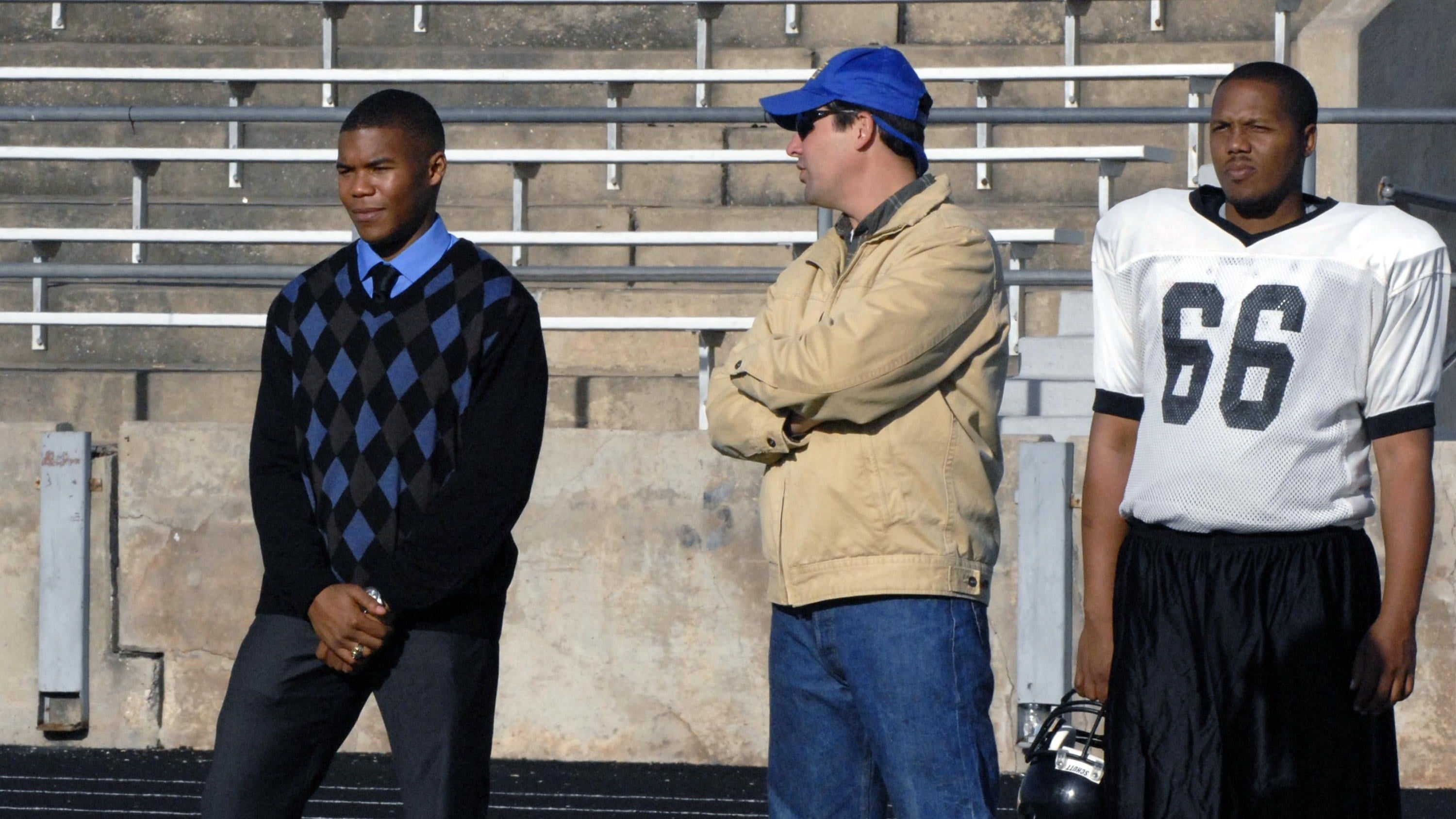 Poster Friday Night Lights saison 2 - Affiche 40 sur 111 - AlloCiné