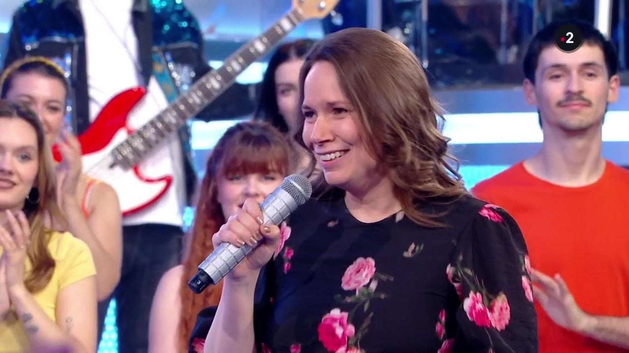 N'oubliez pas les paroles : qui est Céline, la nouvelle Maestro qui a éliminé  Jonathan et qui déjà dépassé les 200 000 euros ? - TV ACTU by AlloCiné
