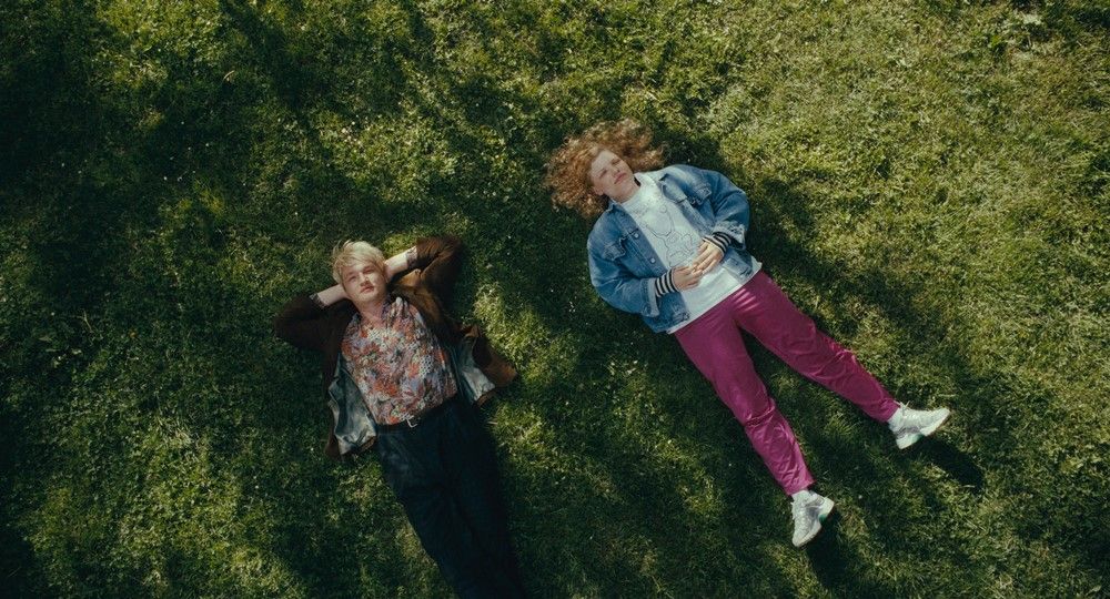 How To Be Normal And The Oddness Of The Other World : Photo